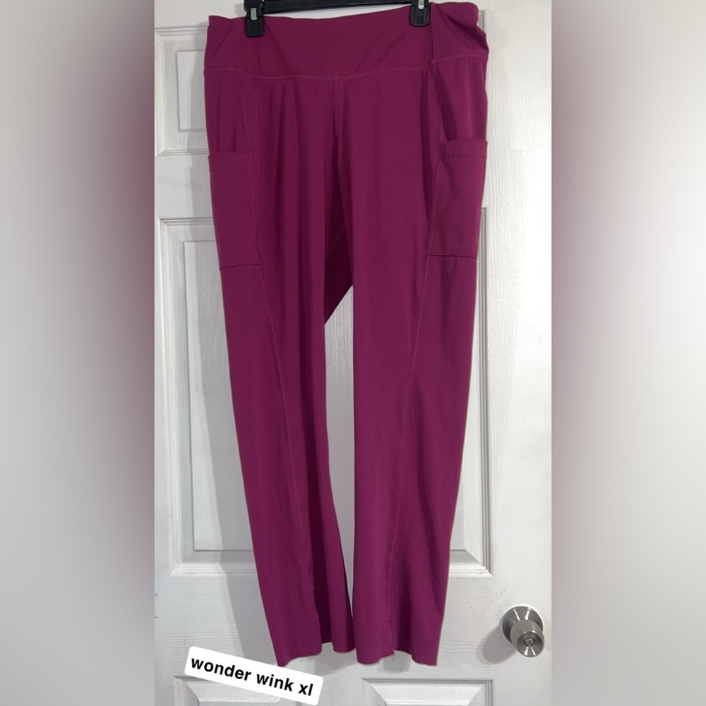 WonderWink yoga scubs XL